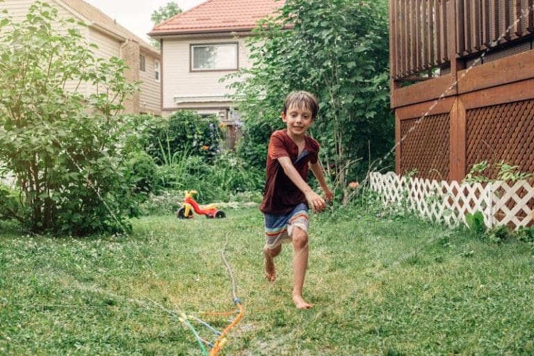 Read more about the article How to Keep Your Child Busy During the Quarantine